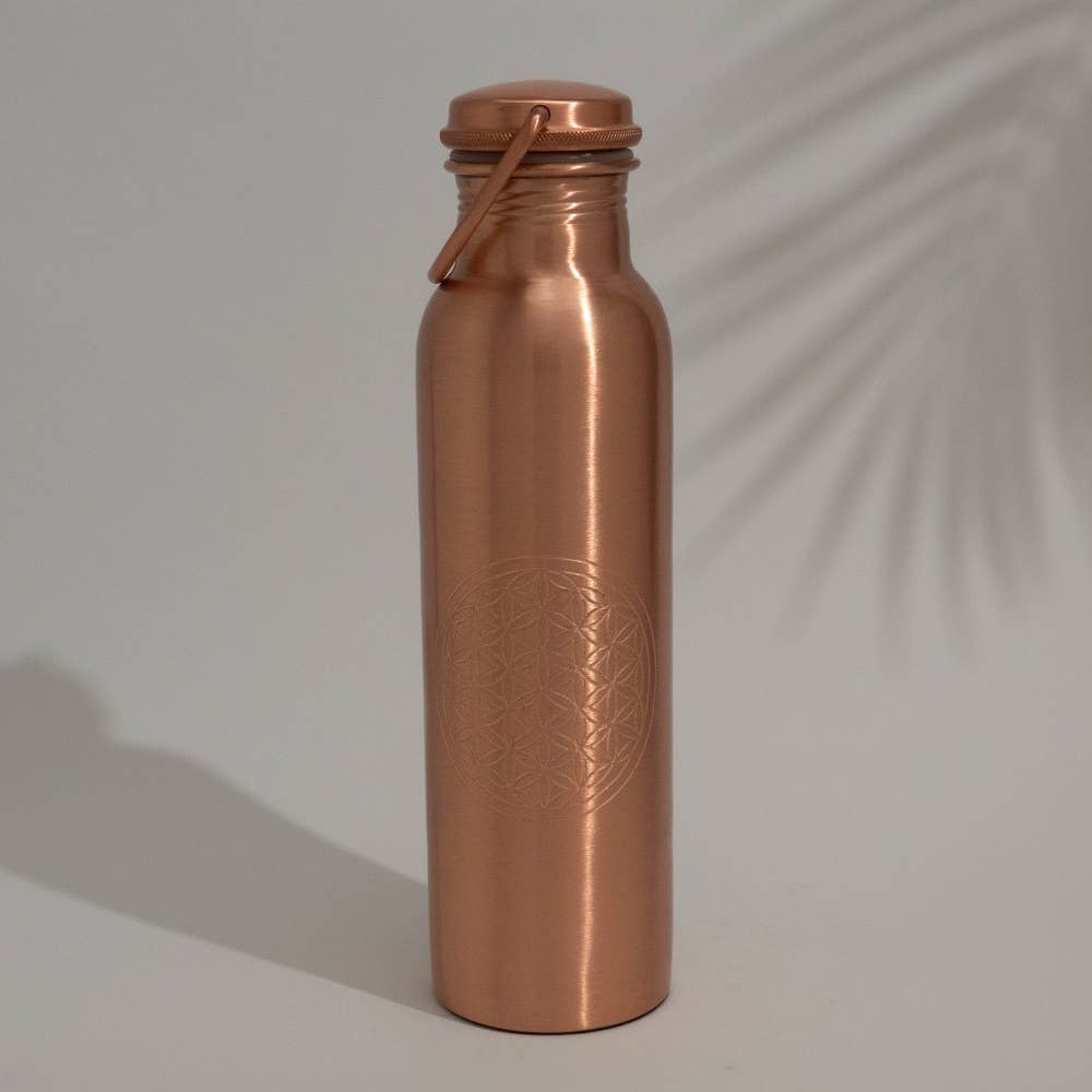 Puhdaskuparinen vesipullo elämänkukka kahvalla ± 950 ml