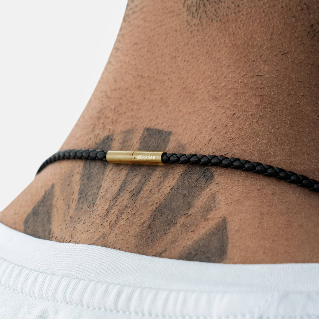 Læder halskæde “Cross” - Guld Crucifix - Halskæde fra SERASAR hos The Prince Webshop
