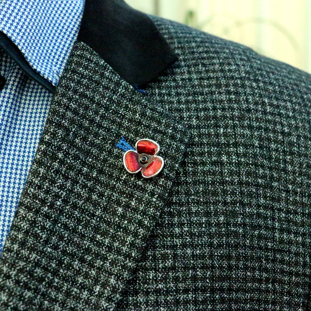 David Aster - Poppy Lapel Pin Badge - Reversnål fra David Aster Collection hos The Prince Webshop