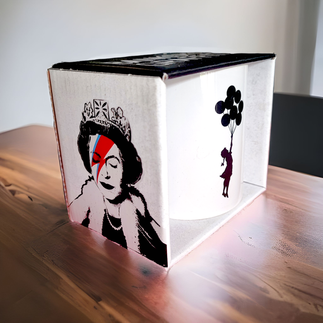 Banksy Ceramic Mug 325ml - Flying Balloons Girl - Krus fra URBAN.ITY hos The Prince Webshop