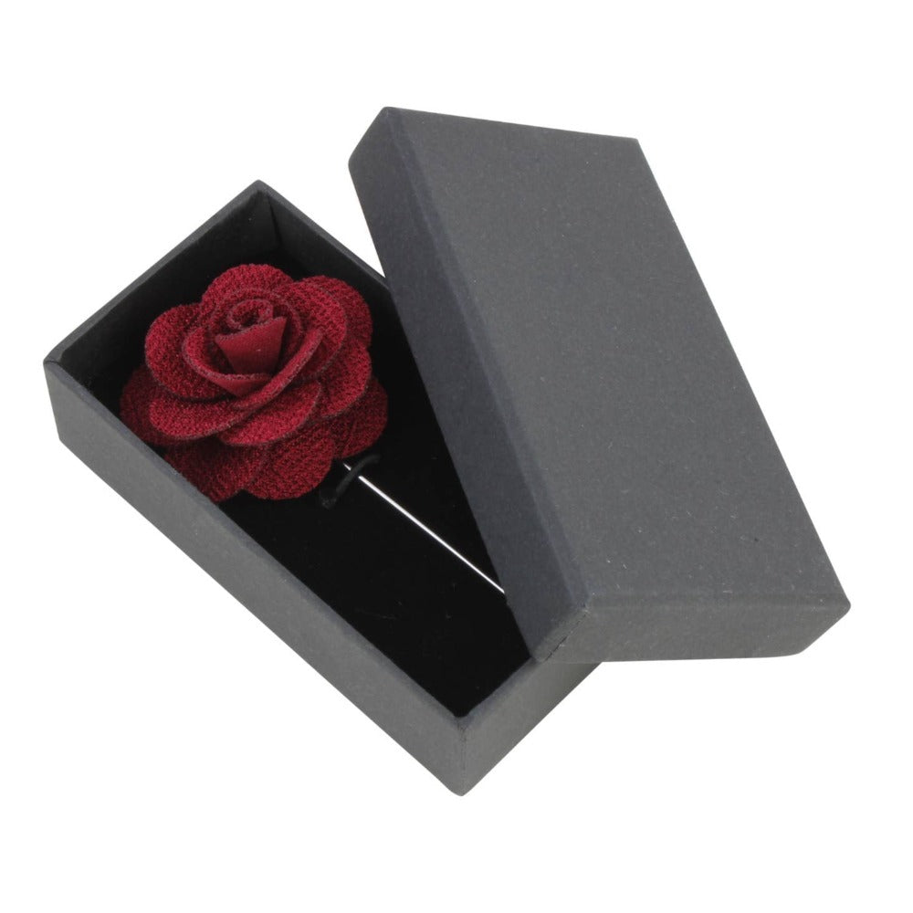 David Aster - Burgundy Flower Lapel Pin - Reversnål fra David Aster Collection hos The Prince Webshop
