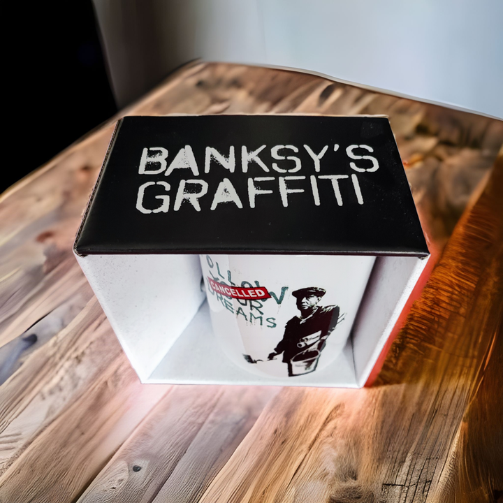Banksy Ceramic Mug 325ml - Follow Your Dreams - Krus fra URBAN.ITY hos The Prince Webshop