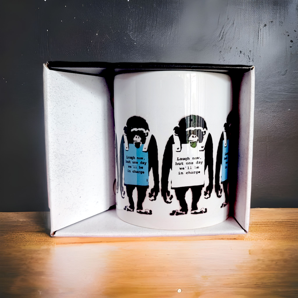 Banksy Ceramic Mug 325ml - Laugh Now - Krus fra URBAN.ITY hos The Prince Webshop