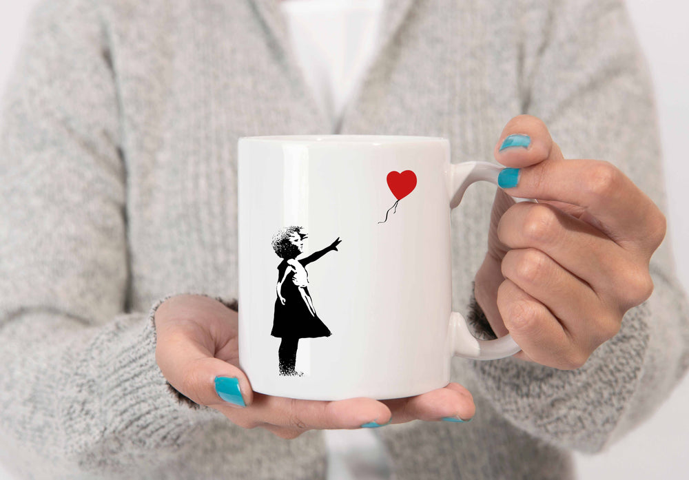 Banksy Ceramic Mug 325ml - Girl With Red Balloon - Krus fra URBAN.ITY hos The Prince Webshop