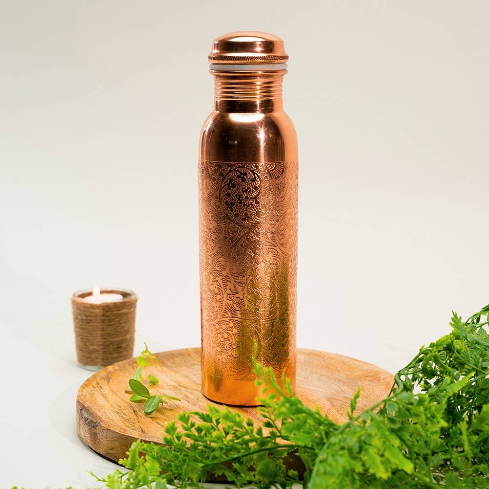 Ren Kobber Vandflaske Blomstermønster - 1 liter - Gave Ide fra Ayurveda Specialist B.V. hos The Prince Webshop
