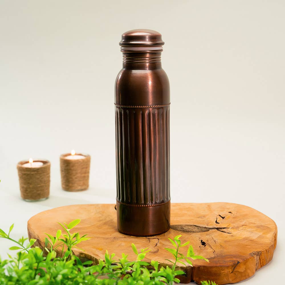 Ren Kobber Vandflaske Dot Lining Antik - 1 liter - Gave Ide fra Ayurveda Specialist B.V. hos The Prince Webshop