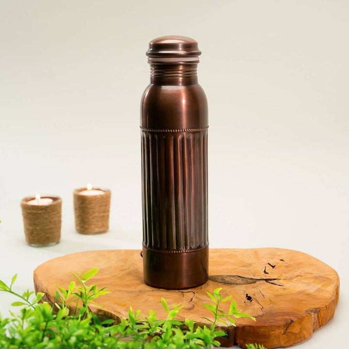 Ren Kobber Vandflaske Dot Lining Antik - 1 liter - Gave Ide fra Ayurveda Specialist B.V. hos The Prince Webshop