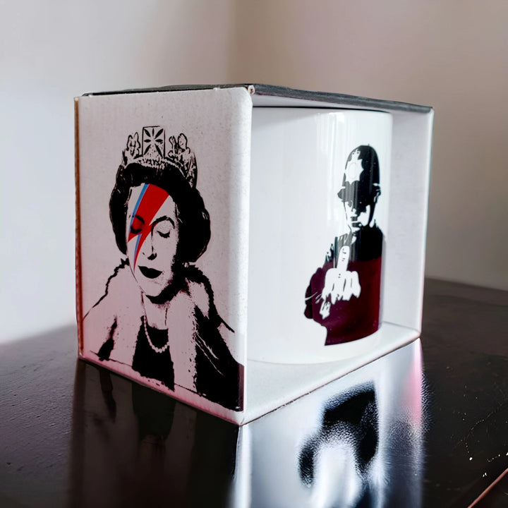 Banksy Ceramic Mug 325ml - Rude Copper - Krus fra URBAN.ITY hos The Prince Webshop