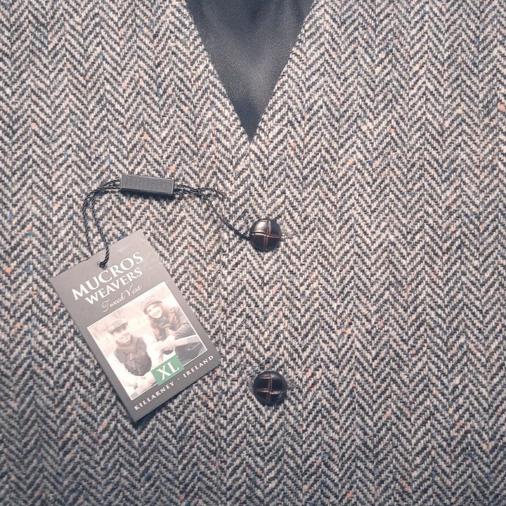 Mucros Tweed No. 1 Herringbone Waistcoat - Grå Vest - Vest fra Mucros Weavers Killarney hos The Prince Webshop