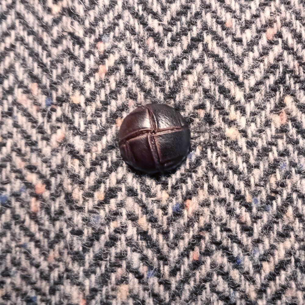 Mucros Tweed No. 1 Herringbone Waistcoat - Grå Vest - Vest fra Mucros Weavers Killarney hos The Prince Webshop